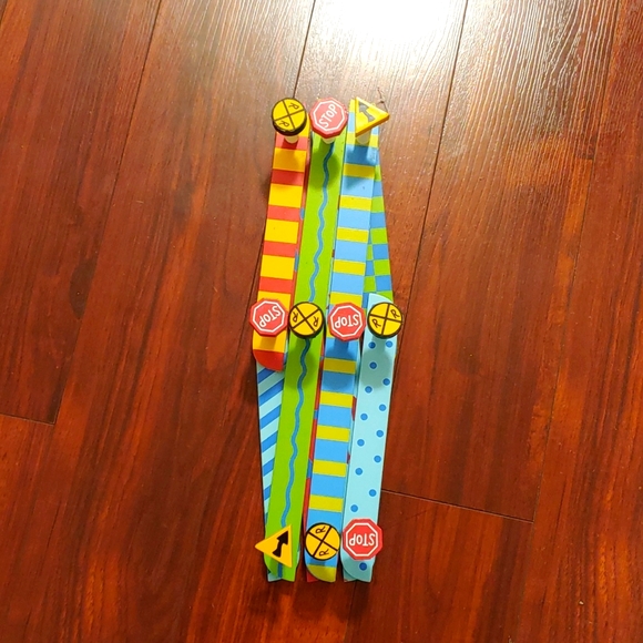 Coat or bag hanger for kids - Picture 1 of 6